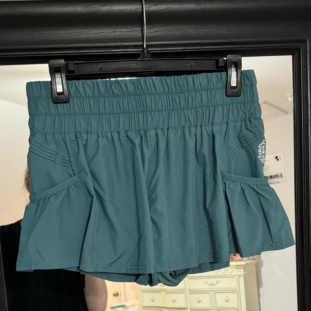 BRAND NEW FP MOVEMENT Get Your Flirt On Shorts size S